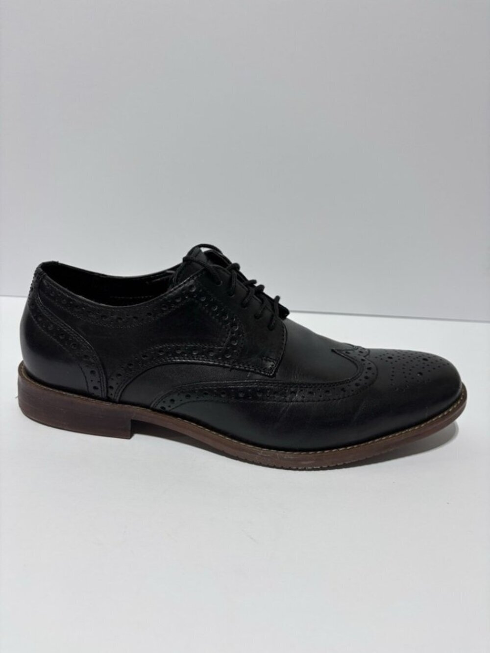 Rockport Men’s SP Wing Tip Oxford Black Leather, Size 10 M
